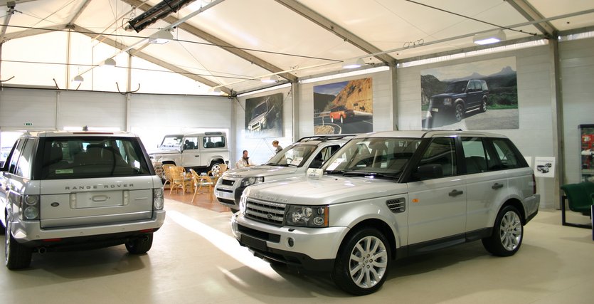 Showroom - Land Rover Showroom - Land Rover