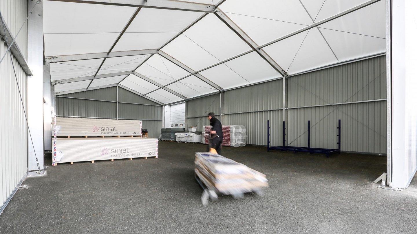 Tente de stockage pour l'industrie