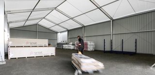 Un nouveau bâtiment de stockage pour un fabricant de menuiseries